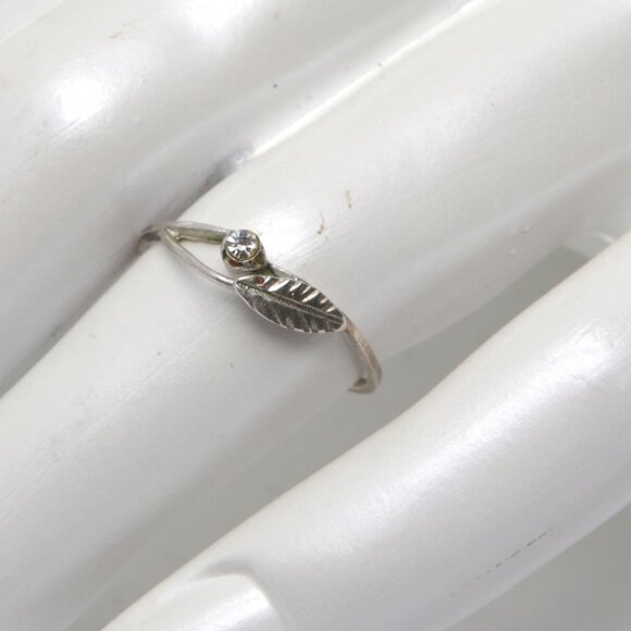 Vintage Silver Curved Leaf Ring Gem Stone Delicate Cubic Zirconia Diamond Dainty - Picture 3 of 11